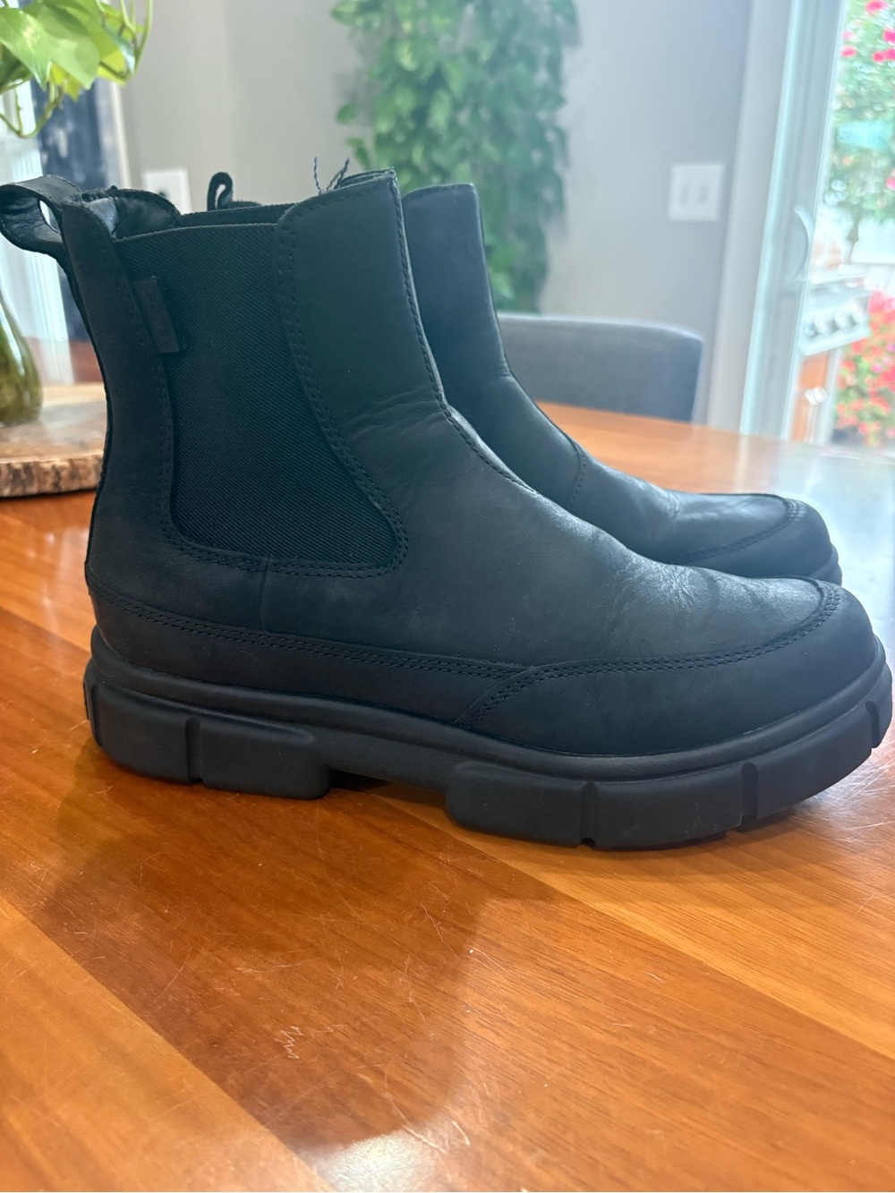 Sorel women’s Black Chukka Boots - Chunky Sole